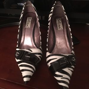 COPY - Black and white heels